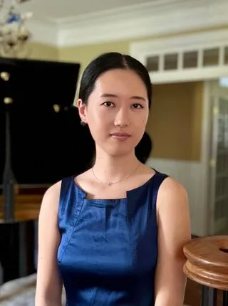 Izzy Lee